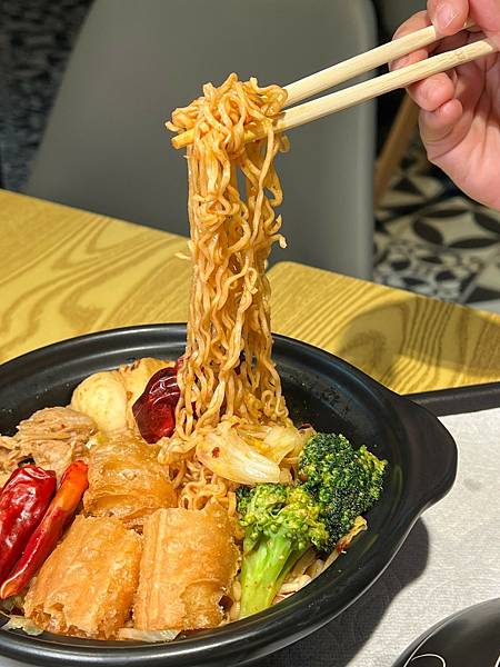 +(高雄麻辣美食)嗜麻殿麻辣乾炒~左高必吃麻辣美食!料 +(高雄麻辣美食)嗜麻殿麻辣乾炒~左高必吃麻辣美食!料