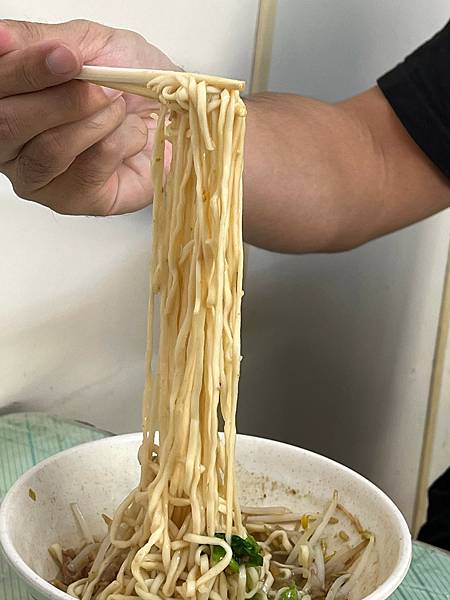 （安平美食）劉家意麵～滷味一大盤一百元！超好吃乾意麵彈牙濕潤