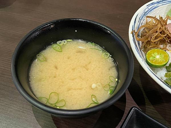 （台北丼飯）東嘉祥丼飯～松江南京巷弄人氣日本料理！澎派生魚片
