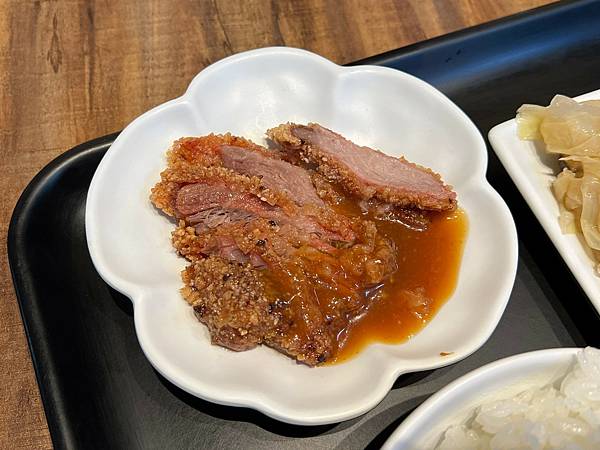 （台北車站美食）金窗.駅讚味飯～料好實在台式便當！自選４道配