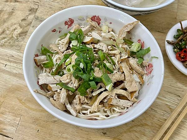 (小南門美食)樺林乾麵~獨創吃法乾麵+干絲!加入調味5寶更好 (小南門美食)樺林乾麵~獨創吃法乾麵+干絲!加入調味5寶更好