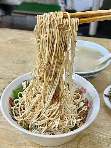 (小南門美食)樺林乾麵~獨創吃法乾麵+干絲!加入調味5寶更好 (小南門美食)樺林乾麵~獨創吃法乾麵+干絲!加入調味5寶更好