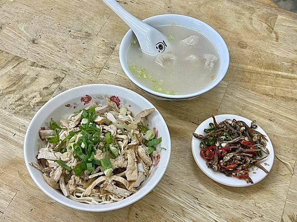 (小南門美食)樺林乾麵~獨創吃法乾麵+干絲!加入調味5寶更好 (小南門美食)樺林乾麵~獨創吃法乾麵+干絲!加入調味5寶更好