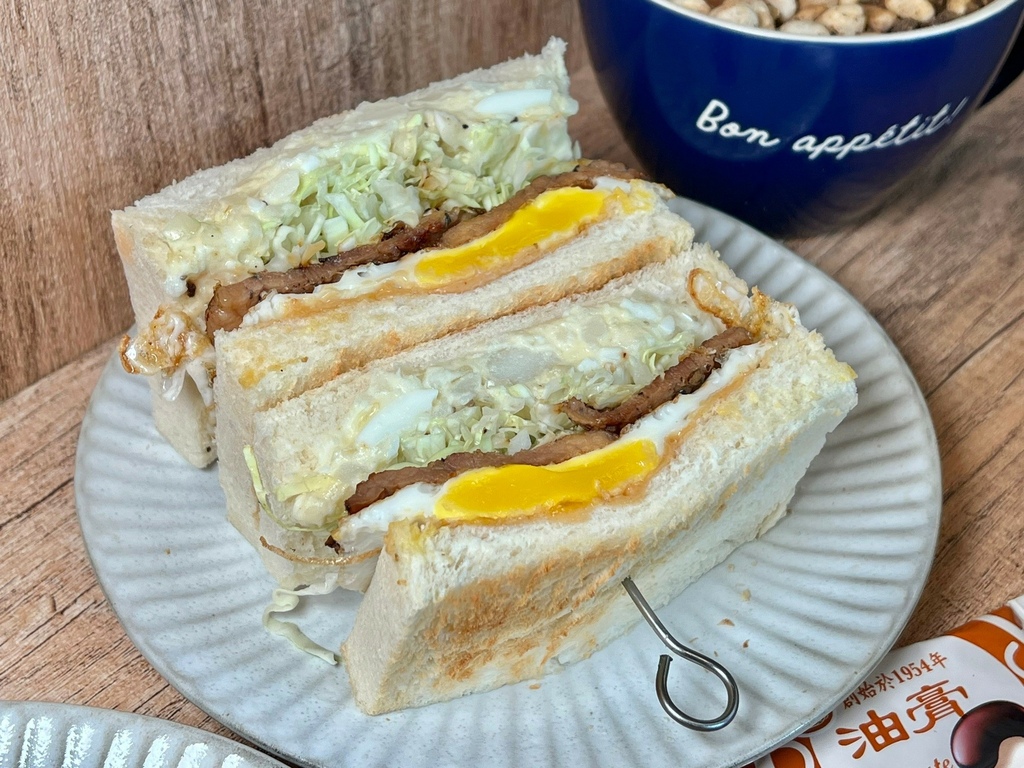 (松江南京美食)小売所~伊通街美食再+1!炭烤吐司/炒烏龍麵 (松江南京美食)小売所~伊通街美食再+1!炭烤吐司/炒烏龍麵