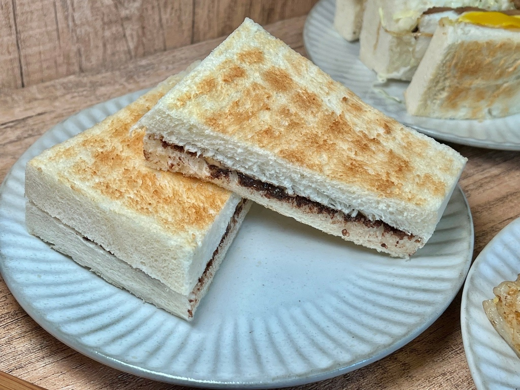 (松江南京美食)小売所~伊通街美食再+1!炭烤吐司/炒烏龍麵 (松江南京美食)小売所~伊通街美食再+1!炭烤吐司/炒烏龍麵