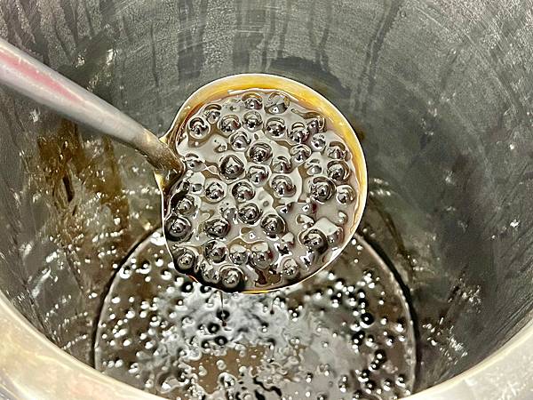 （蘆洲飲料）兩良紅茶蘆洲店～黑糖珍珠彈牙、冬瓜青茶清爽、古早