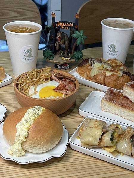 （台北早午餐）迪諾早午餐～芋泥控必吃早午餐！新品蔥鹽松阪豬蛋