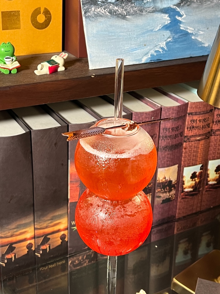 *（板橋酒吧）書䏱Bar in Book～ 全台第一家書局風