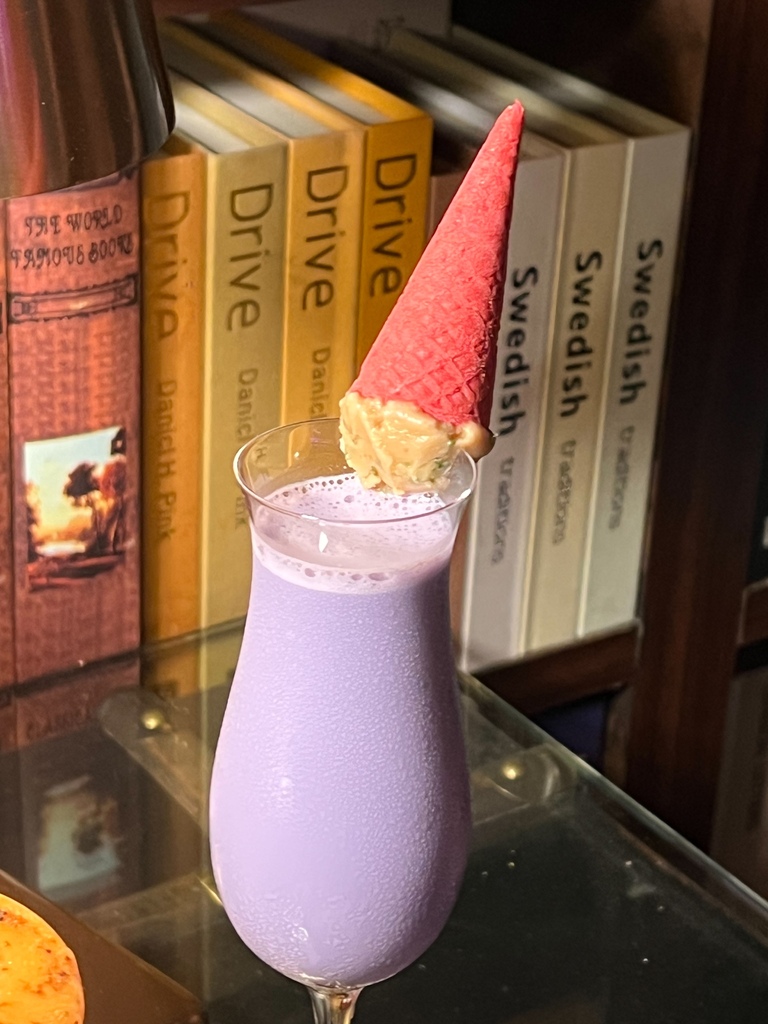 *（板橋酒吧）書䏱Bar in Book～ 全台第一家書局風