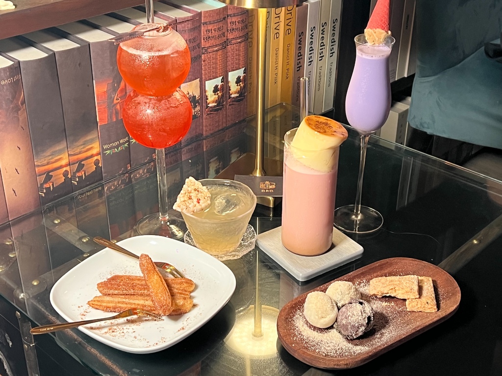 *（板橋酒吧）書䏱Bar in Book～ 全台第一家書局風