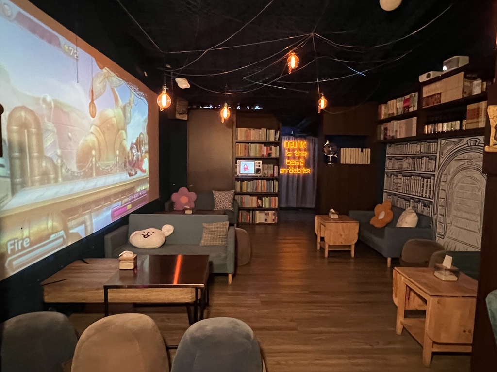 *（板橋酒吧）書䏱Bar in Book～ 全台第一家書局風
