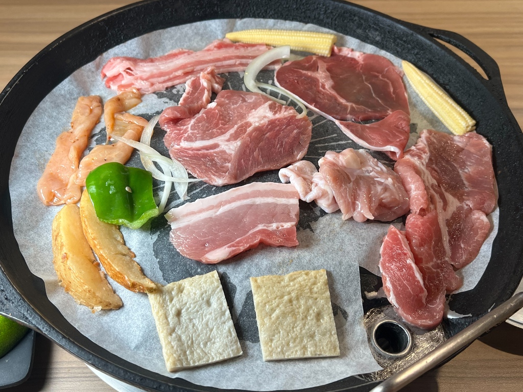 (永和吃到)Mr.pig先生式烤肉吃到~大口爽吃烤肉 (永和吃到)Mr.pig先生式烤肉吃到~大口爽吃烤肉