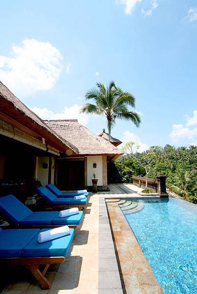 Villa Pool