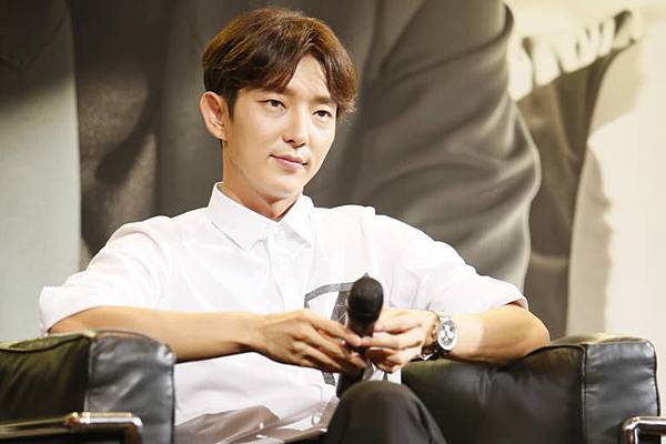 lee-joon-gi-singapore-3.jpg