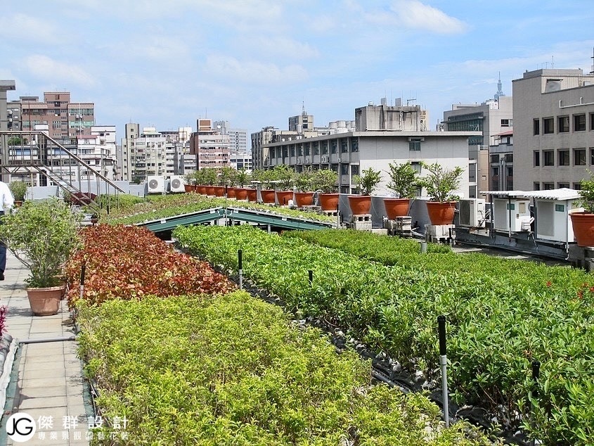 經濟部綠屋頂-自動澆水系統-節能降溫-空中花園設計-屋頂花園-綠化屋頂-屋頂綠化技術-屋頂綠化系統-綠色屋頂-屋頂節能-綠色建築-陽台改造費用-大樓陽台佈置風水-陽台佈置diy-陽台植物-陽台欄杆-陽台花架-花園庭園設計案例-庭園設計費用-庭園設計師-庭園設計風格-庭園設計diy-庭園設計圖-陽台欄杆牆壁花架露台佈置植物推薦-露台佈置植物推薦-露台設計推薦-露台設計公司-露台設計師-露台設計-花園設計圖-花園景觀設計-花園排水設計-大樓陽台佈置風水-陽台佈置diy-陽台植物-小陽台設計公司 大樓陽台設計案例-陽台欄杆-陽台花架ESG綠建築-esg綠建材-台北廠商-傑群設計有限公司-Plantwall-Greenwall-VerticalGarden