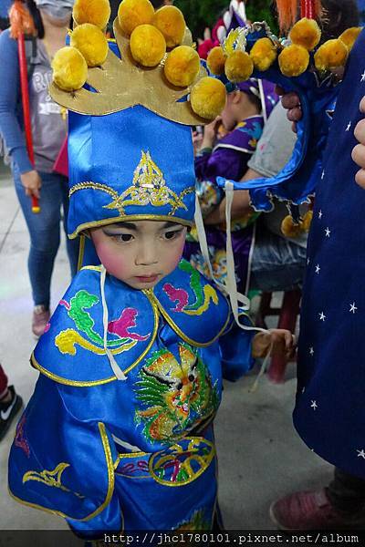 學甲集和宮蜈蚣陣，神童梳化妝