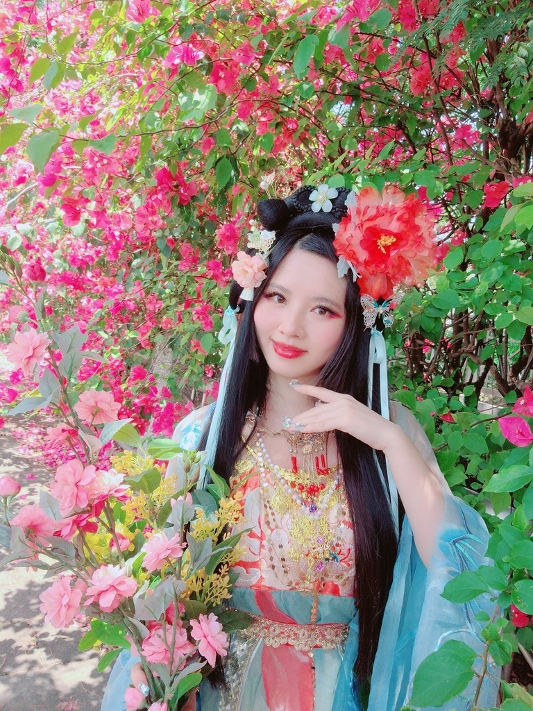 小鹦鹉护理师履历介绍❤️千万人气最美护理师❤️华丽就是小鹦鹉