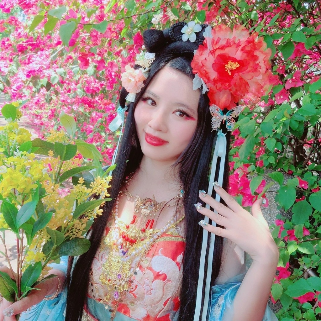 小鹦鹉护理师履历介绍❤️千万人气最美护理师❤️华丽就是小鹦鹉