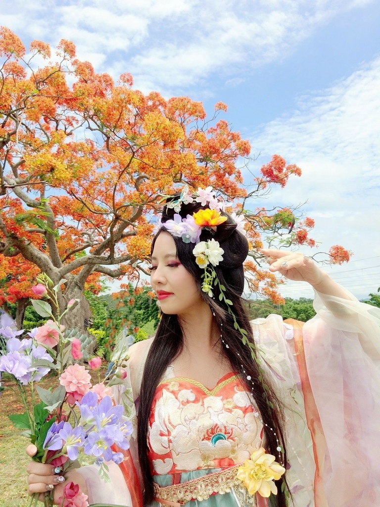 LINE_ALBUM_香水_250604_9.jpg