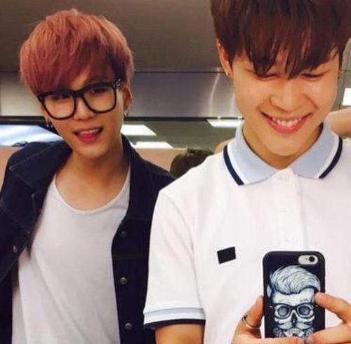 Yoonmin-bangtan-boys-jimin-suga-yoonmin-39474393-500-491.jpg