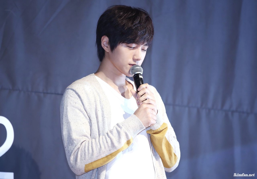 131027LBV2fansigning-06(lkimfan).jpg