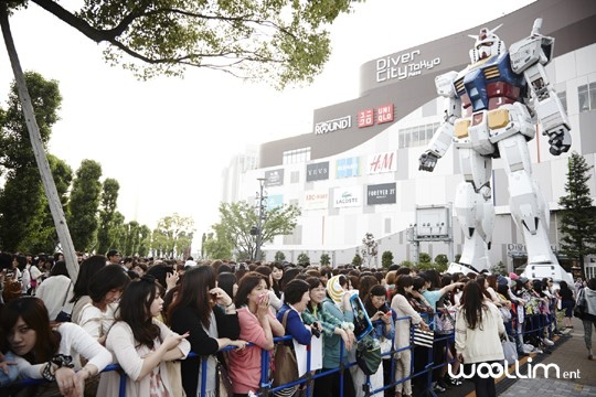 140519-21STARCAST06.jpg