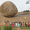 A19-Mahabalipuram-Rocks-Krishna-butter-ball-.jpg