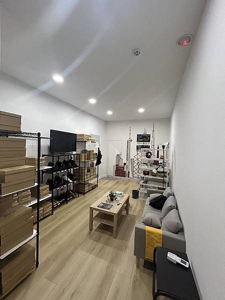 MTSK信義店店內環景照.jpg