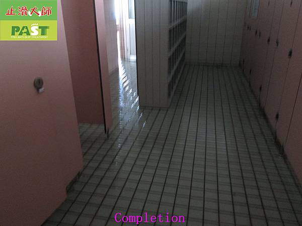 292-National High School - Swimming pool locker room - Bath shower room - Quartz tile floor staircase - Slip construction project