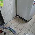 492-台北三重住家室內走道步道-浴室磁磚地面止滑防滑施工工程-相片