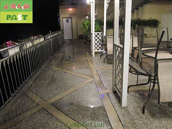 Spa Hotel - paving pebbles floor - Clear the dirt ground  construction (9).JPG