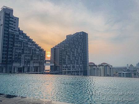 01. 無邊際游泳池與健身房.jpg 01. 無邊際游泳池與健身房.jpg