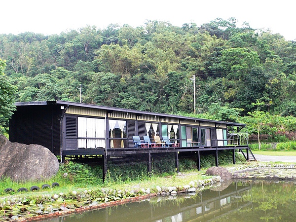 三間屋正面