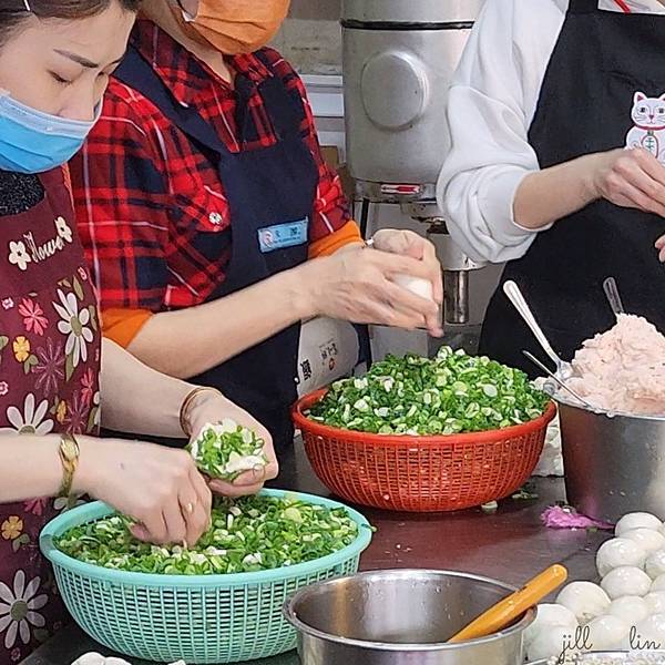 【台北 龍山寺站】萬大蟹殼黃碳烤燒餅店 萬華人氣排隊美食萬大