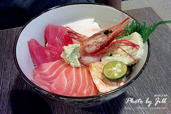 綜合生魚海鮮丼.jpg