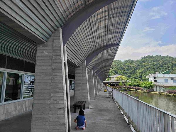 ※宜蘭縣礁溪鄉※ 甲鳥園/ 謝記休閒農場-鴨寮故事館 餵鴨.
