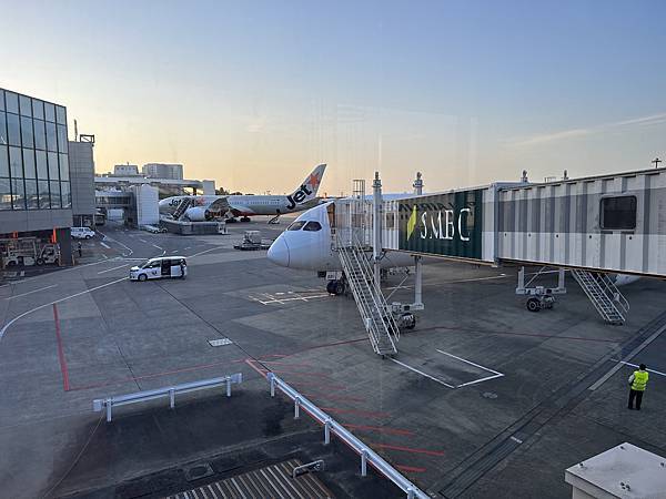 貴賓室體驗-成田機場 日本航空Sakura Lounge