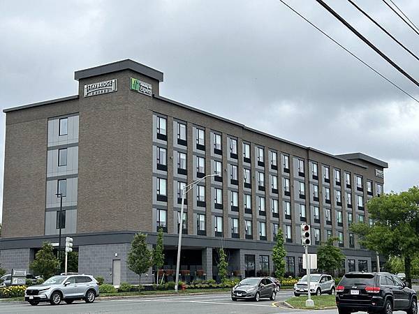 Holiday Inn Express Boston Log