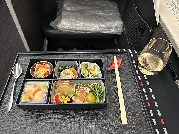 商務艙飛行體驗- 日本航空 JL408 法蘭克福-成田