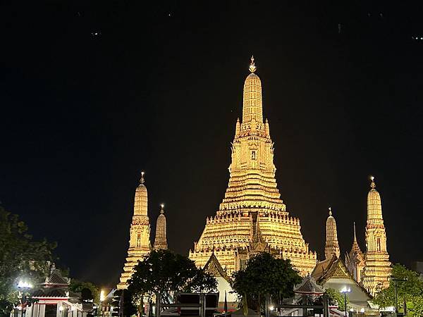 2023 曼谷Pattaya跨年行 招披耶河夜景