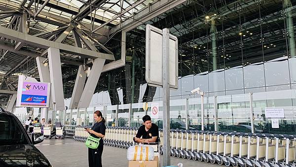 【2023曼谷】星宇航空曼谷-台北 JX742開箱！泰國出境