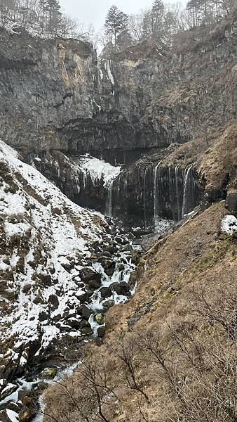 搭電梯才能到!前往日本三大名瀑「日光華嚴瀑布」感受大自然魅力