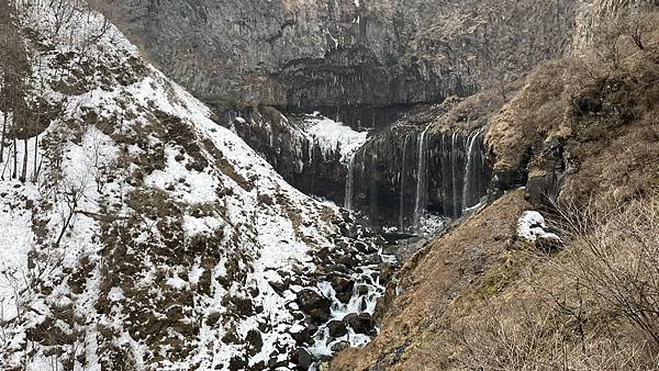 搭電梯才能到!前往日本三大名瀑「日光華嚴瀑布」感受大自然魅力