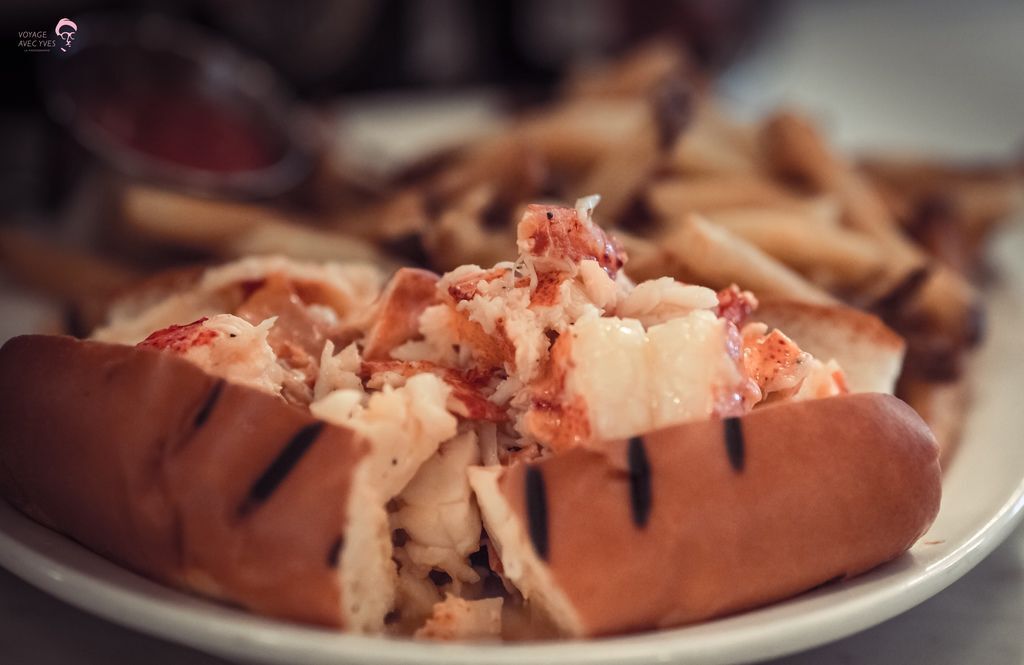 lobster roll (1).jpg