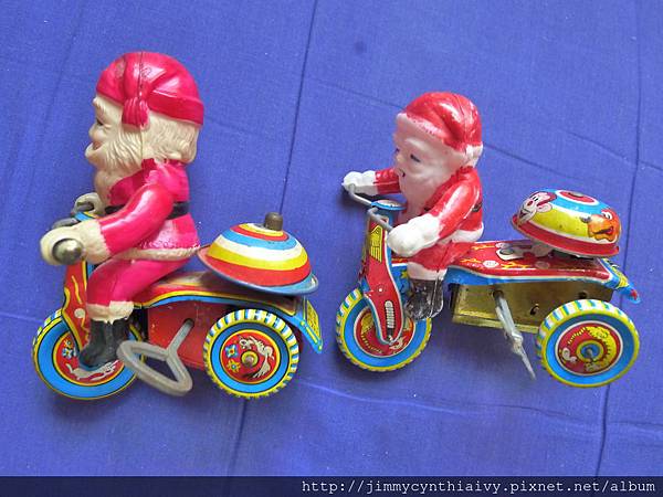 老鐵皮玩具- 聖誕老人三輪車 2