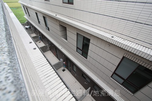 築新建設「幸福筆記」47從3F俯視後院.JPG