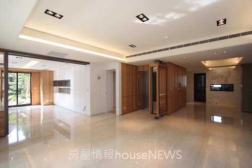 竹風建設「築峰」06實品屋4F露台戶.JPG