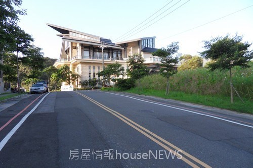 佳陞建設「上青城」34前往上青城社區會館.JPG