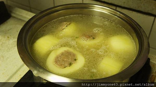 08放進湯中煮.jpg 08放進湯中煮.jpg