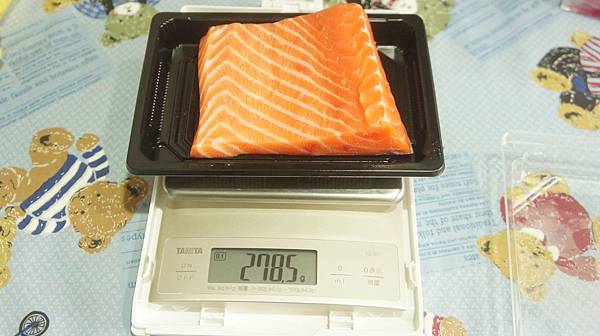 01買一片鮭魚278g要330元.jpg